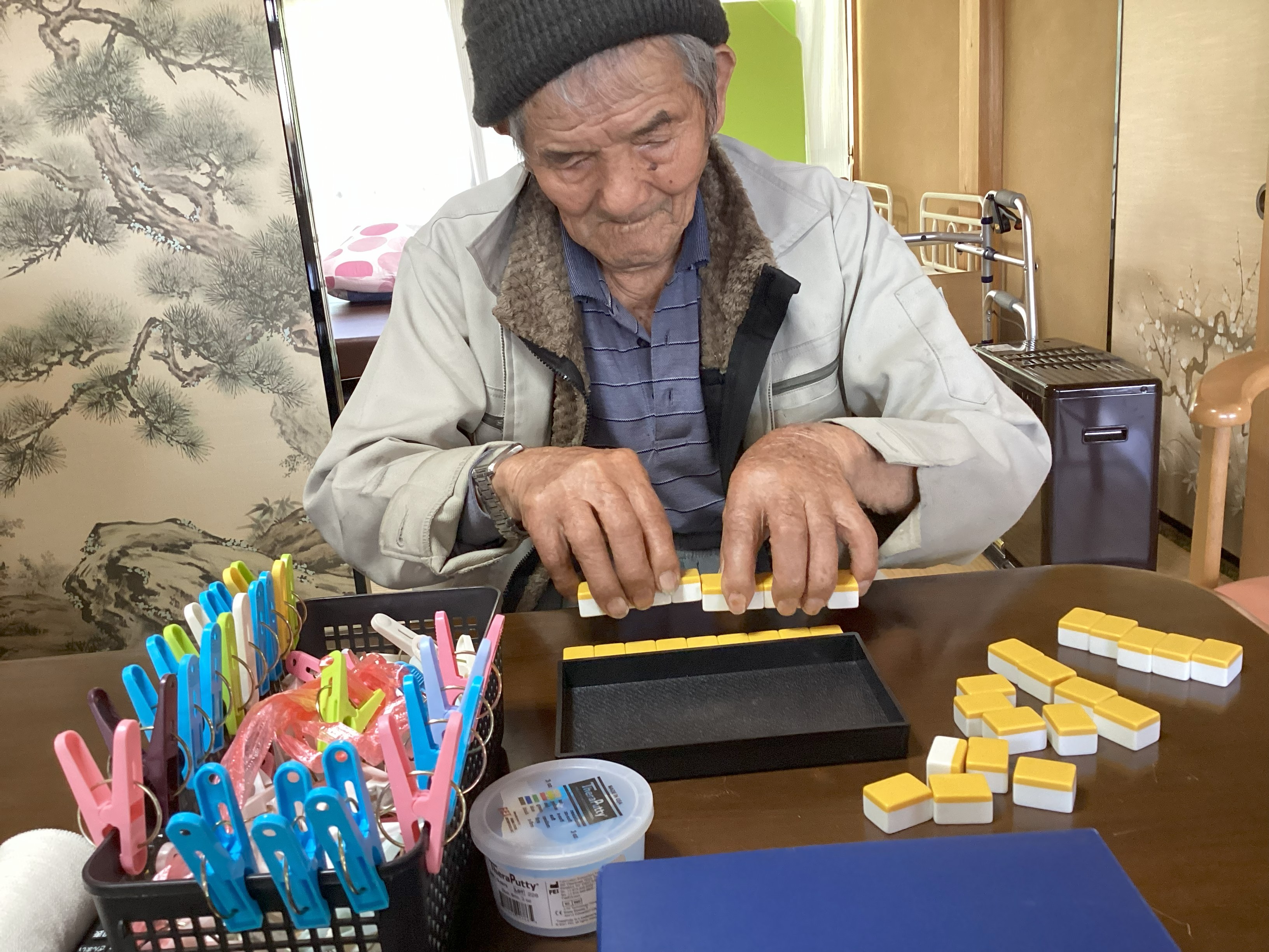 手のリハビリ中